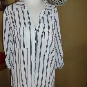 TORRID Ladies Top Black White NWT